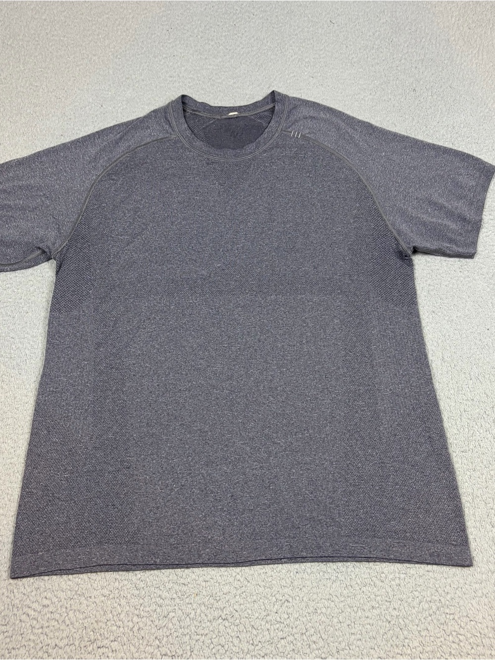 lululemon athletica T-Shirt Men's Large  Charcoal Short Sleeve Crewneck Workout